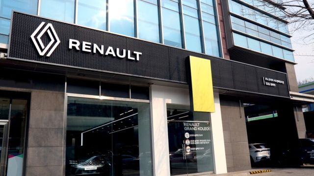 Expanded Renault dealership (2)