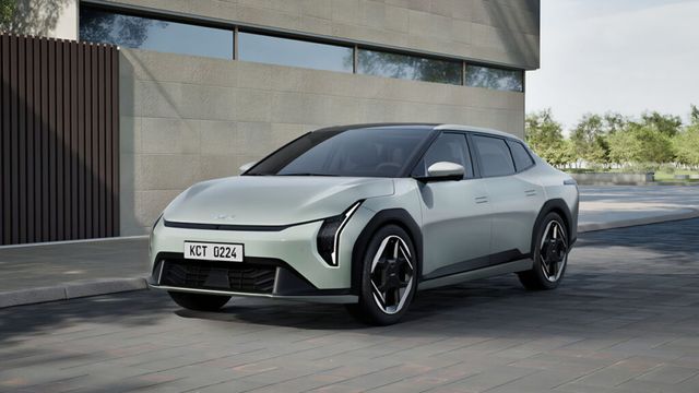 Kia Sedan Hatchback Lineup (3)