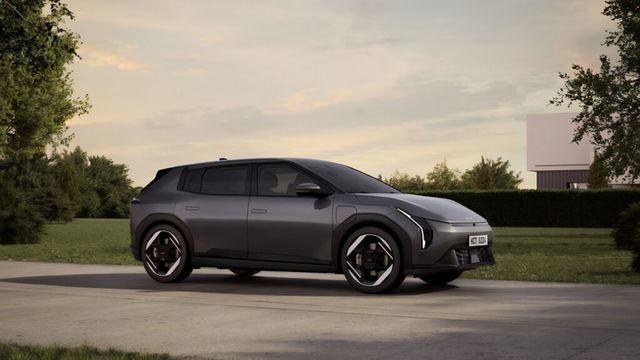 Kia Sedan Hatchback Lineup (4)