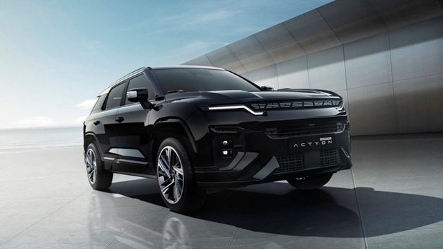 KGM Actyon Hybrid Launched (4)