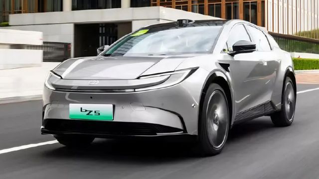 Toyota bZ5 launches in China (6)