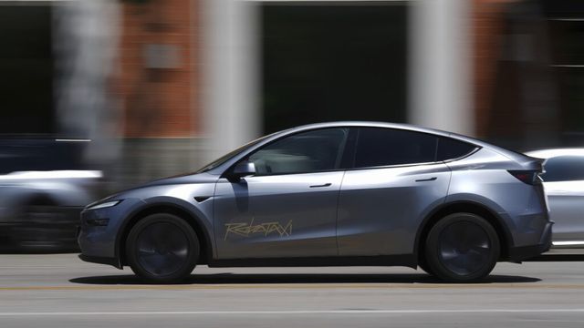 Tesla robotictaxi controversy (5)