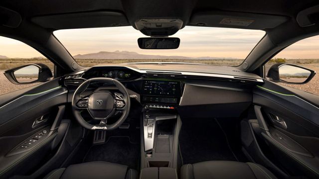 Peugeot 408 Smart Hybrid (5)