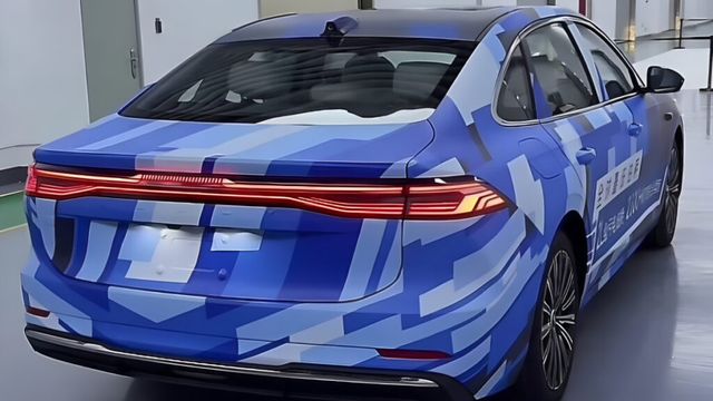 Geely Motor launches Galaxy A7 (3)