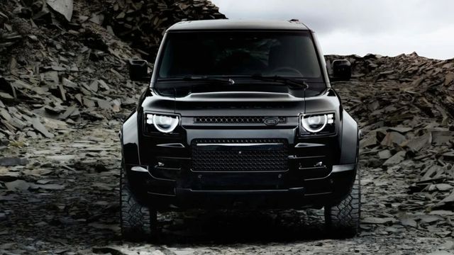 LandRover Defender Octa Black (2)