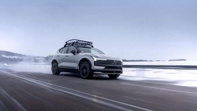 Volvo EX30 Cross Country (3)