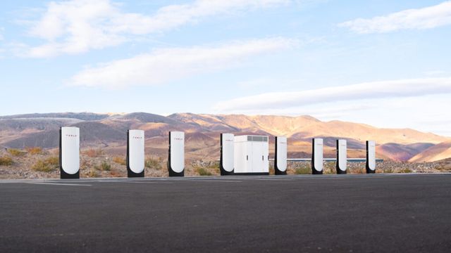 Tesla V4 Supercharger (4)