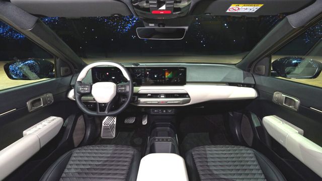 Kia EV4 hatchback revealed (3)