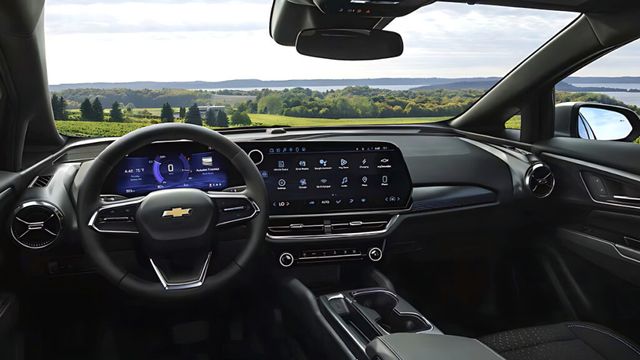 Equinox EV vs Model Y (2)