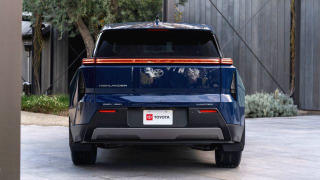 toyota-highlander-ev-515km-range-three-row-electric-suv (6)