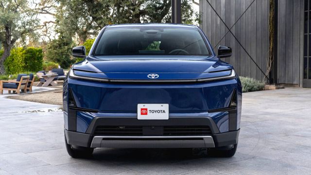 toyota-highlander-ev-515km-range-three-row-electric-suv (4)