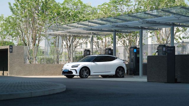 genesis-2027-gv60-gv70-electrified-price-freeze-spec-upgrade (3)