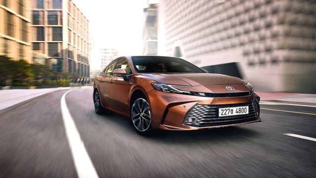 toyota-camry-hybrid-owner-review-94-points (2)