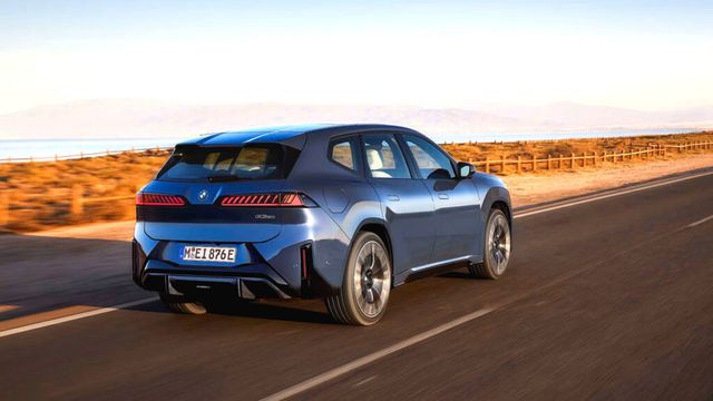 bmw-ix3-global-7-awards-805km-range-q3-launch-korea (5)