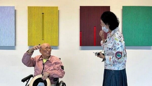 ▲&nbsp;9월 조현화랑에 방문한 박서보 화백 / 사진: 조현화랑 제공&nbsp;