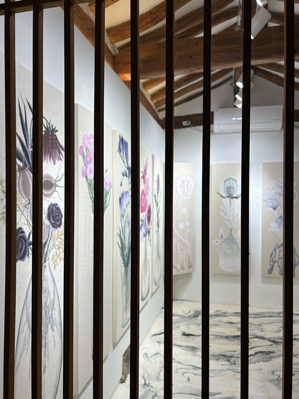 ▲ '모조식물' 전시 전경 / 사진: 함수지 제공