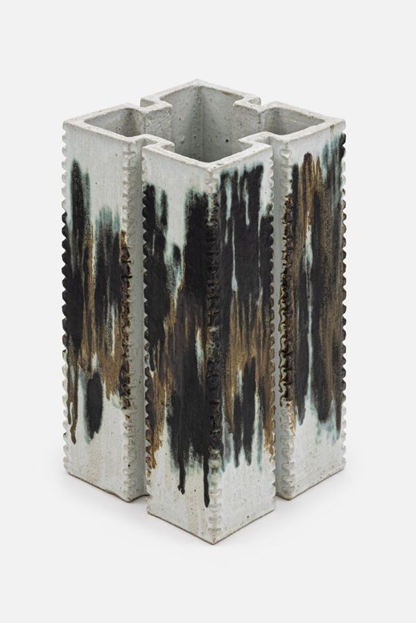 ▲ 권순형, 각화기, 1987 / 사진: 서울공예박물관 제공