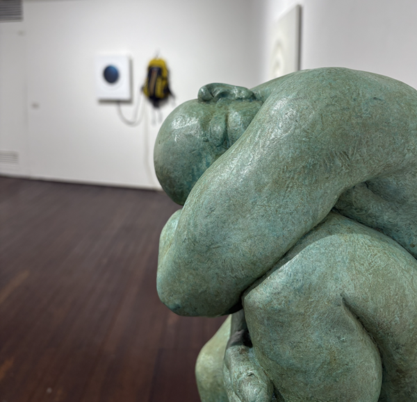 ▲ 김기로 개인전 '서랍 정리' 중 '웅크린 남자', 가장 좋아하는 작품이다 / 사진: 유정 제공