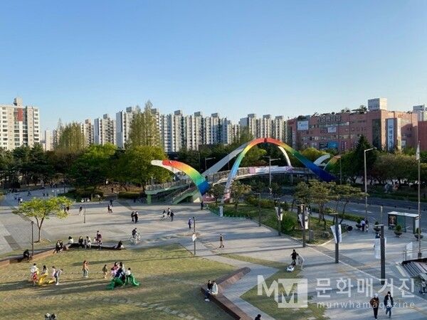 ▲ 서울시립 북서울미술관 앞 광장 / 사진: 원윤지 제공