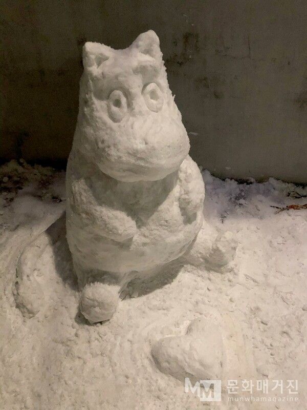 ▲ 무민 모양의 눈사람 / 사진: 권선미 제공