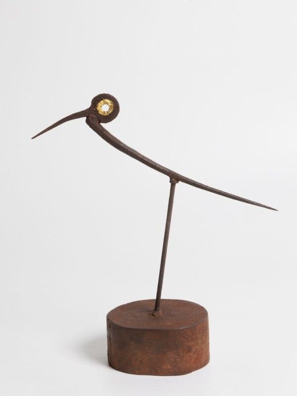 ▲&nbsp;이영학, '새 2402', iron, 25.0(d)×28.5(h)cm, 2022 / 사진: 서울옥션 제공&nbsp;