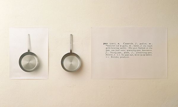 ▲ 조셉 코수스 ‘하나이면서 세 개인 팬’, 1965년작 / 사진: 서울대미술관 제공