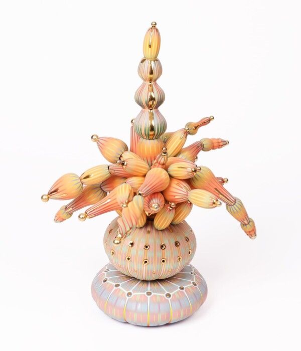 ▲ 이재권, Coral, 2022, ceramic, glaze, gold, 42x28x28cm / 사진: KCDF 제공&nbsp;
