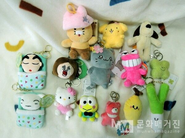 ▲ 여태 뽑은 인형들. 모아 놓고 보니 얼마 안 되는데...? / 사진: 권선미 제공