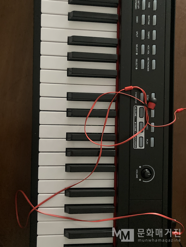 ▲ 음악으로의 도피 / 사진: MIA 제공