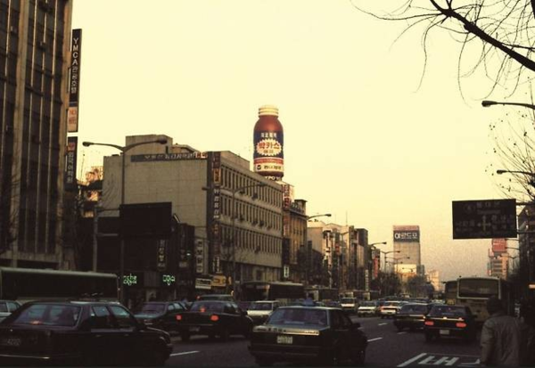 ▲ 나카무라 마사토, '박카스 03', 1991, 종이에 디지털 프린트, 20.2×31cm, 작가 소장 / 사진: 국립현대미술관 제공