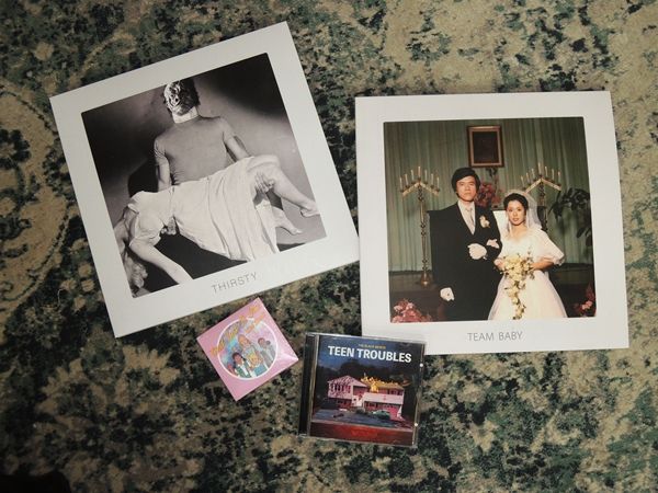 ▲ 여태 모은 '검정치마' CD와 LP / 사진: 권선미 제공