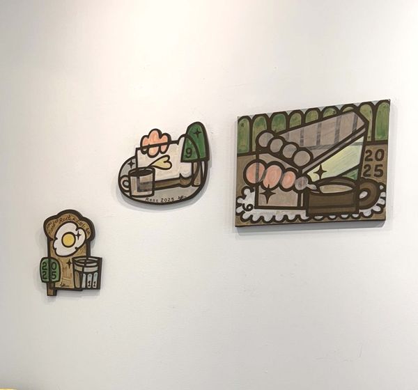 ▲ Luna Yang 작가의 작품이 걸려있는 전시장 벽면 / 사진: 정혜련 제공