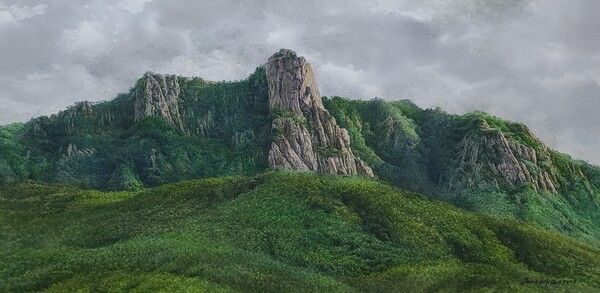 ▲ 장국철, 설악의 달마봉, watercolor on paper, 120x60cm, 2023 / 사진: 갤러리 은 제공&nbsp;