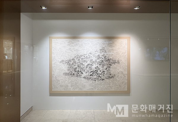 ▲ 조종성, Landscape seen from moving perspective 20-04, Ink on Korean paper, 197x135cm, 2020, 조현갤러리 서울점 / 사진: 유정 제공