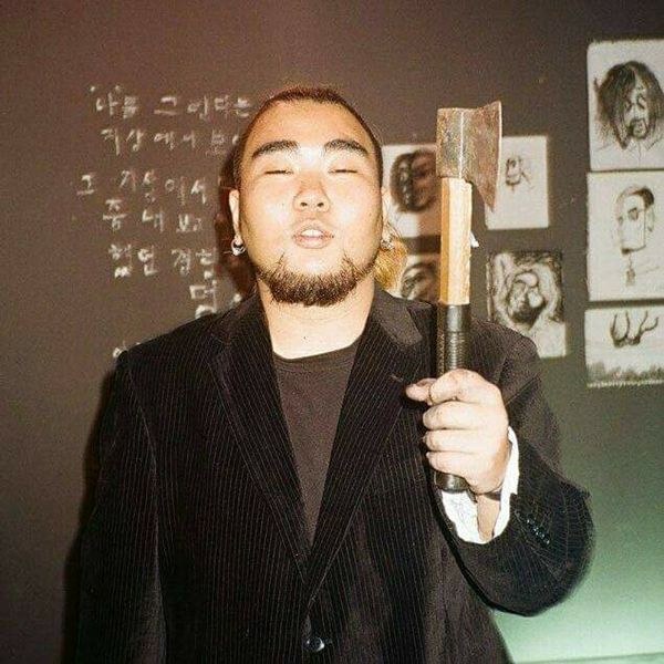 ▲ 문화매거진과 인터뷰를 진행한 매드김 작가 / 사진: 매드김 제공