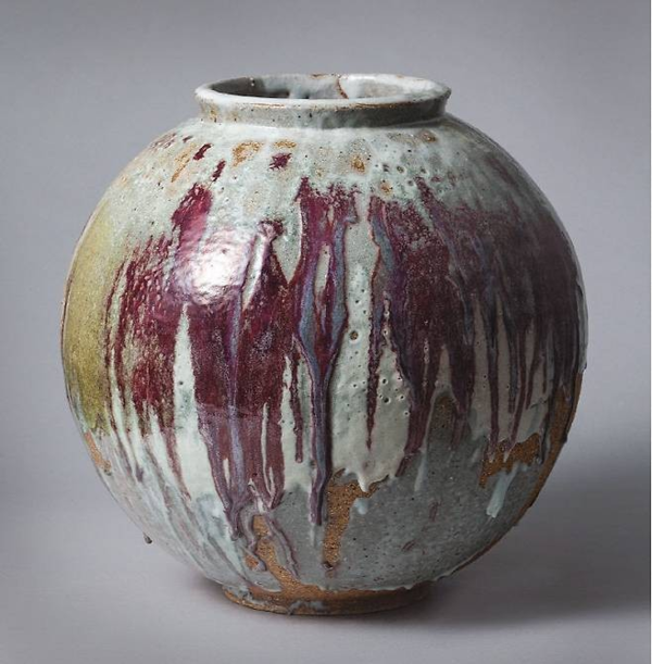 ▲ 이종수, 겨울열매, 점토질, 2001, 50x49cm / 사진: 이응노미술관 제공&nbsp;