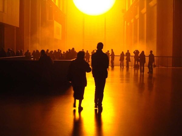 ▲ 올라퍼 엘리아슨, The Weather Project, 2003-2004 / 사진: TATE 제공