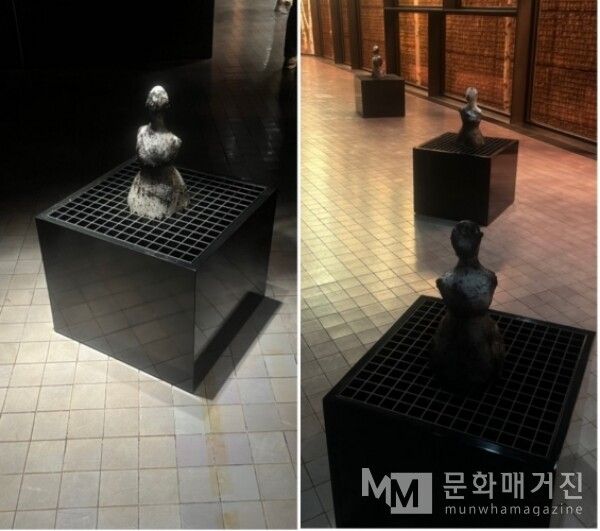 ▲ 필립 파레노 '보이스 2024' 전시 당시 리움 미술관에서 찍어온 '리얼리티 파크의 눈사람' 1995~2003/ 캐스팅 얼음, 흙, 격자 받침대 90x60x60cm Edition pf 10 / 사진: 전세윤 제공