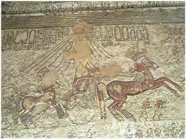 ▲ 다시 마주하는 전차 주행 장면의 세부 묘사. 전통의 틀을 깨고 찰나의 움직임을 영원히 고정했다 / 사진: 한민광 제공