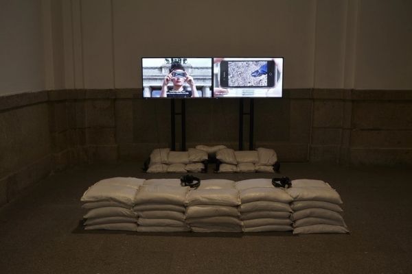 ▲ 히토 슈타이얼, 'Is the Museum a Battlefield?' 전시 전경, 2013