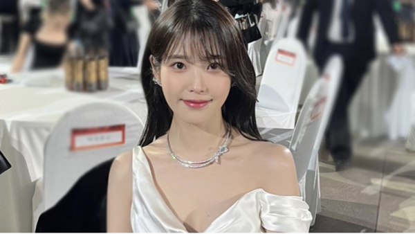 사진 = 아이유 인스타그램