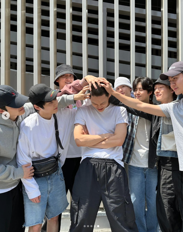 사진 = 엑소 인스타그램