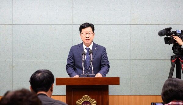 19일 안호영 의원은 도의회 기자회견에서 전북 도정의 '전략 실종', ‘4대 에너지 실정(失政)’을 지적했다./사진=제공 안호영 의원실