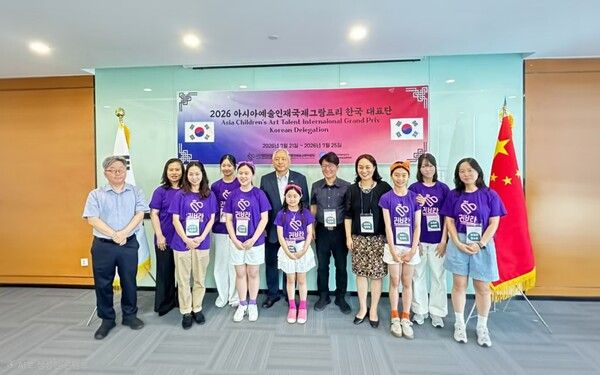 중국청두주총영사관 방문/사진=러브락 제공.