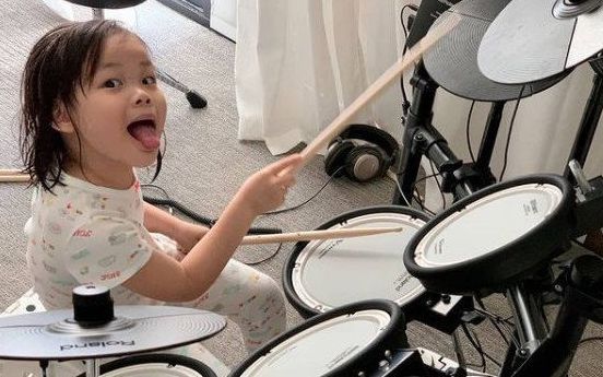 매년 크리스마스 이브마다 가족들과의 근황을 전하고 있는 서태지 / SNS 캡쳐