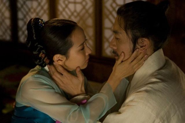 '방자전' '후궁' 등, 노출 연기로 화제가 된 영화에 연이어 출연하면서, 유명세를 얻게 된 조여정 / 영화 '방자전'