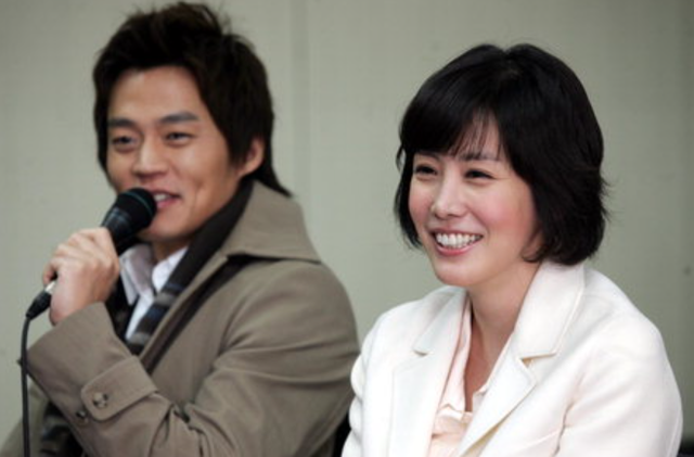 배우 김정은과 공개 연애를 했었던 이서진 / 스포츠경향