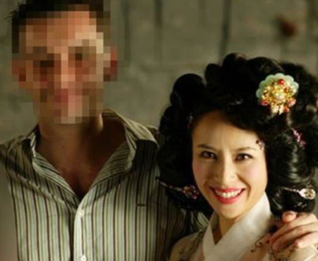 이탈리아인 요리사 G씨와 살림을 차리는 듯 했던 옥소리 / 온라인 커뮤니티