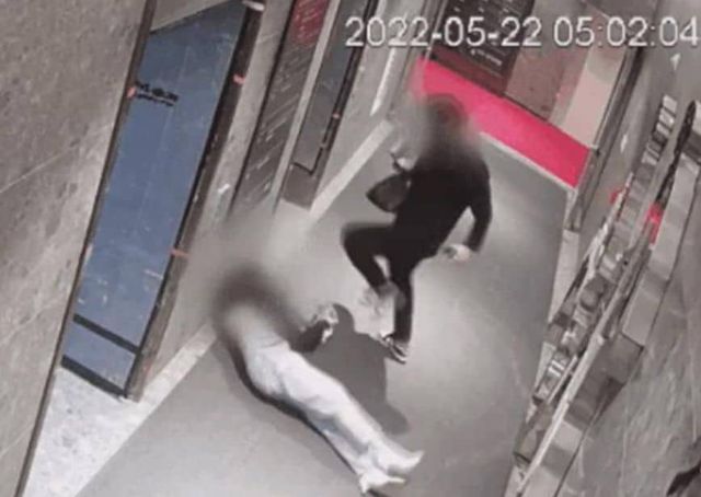부산 서면 돌려차기 사건 가해자 이현우가 피해자 김진주를 폭행하는 장면이 담긴 CCTV 증거 영상