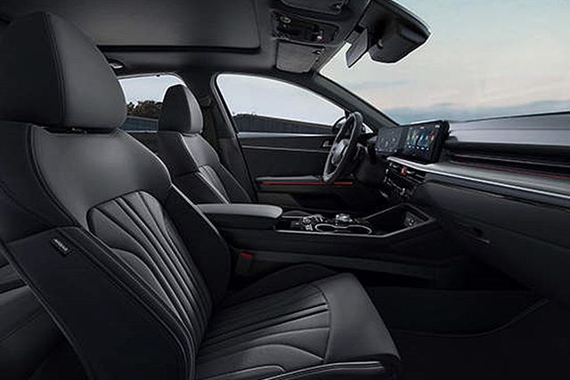 ▲신형 K5 블랙 핏 실내(사진=기아)